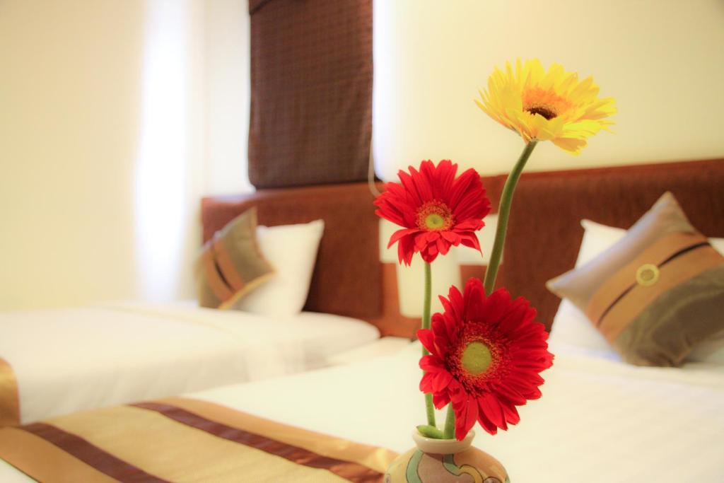 Valentine Hotel Saigon - Bui Vien Street Ho Chi Minh City Room photo