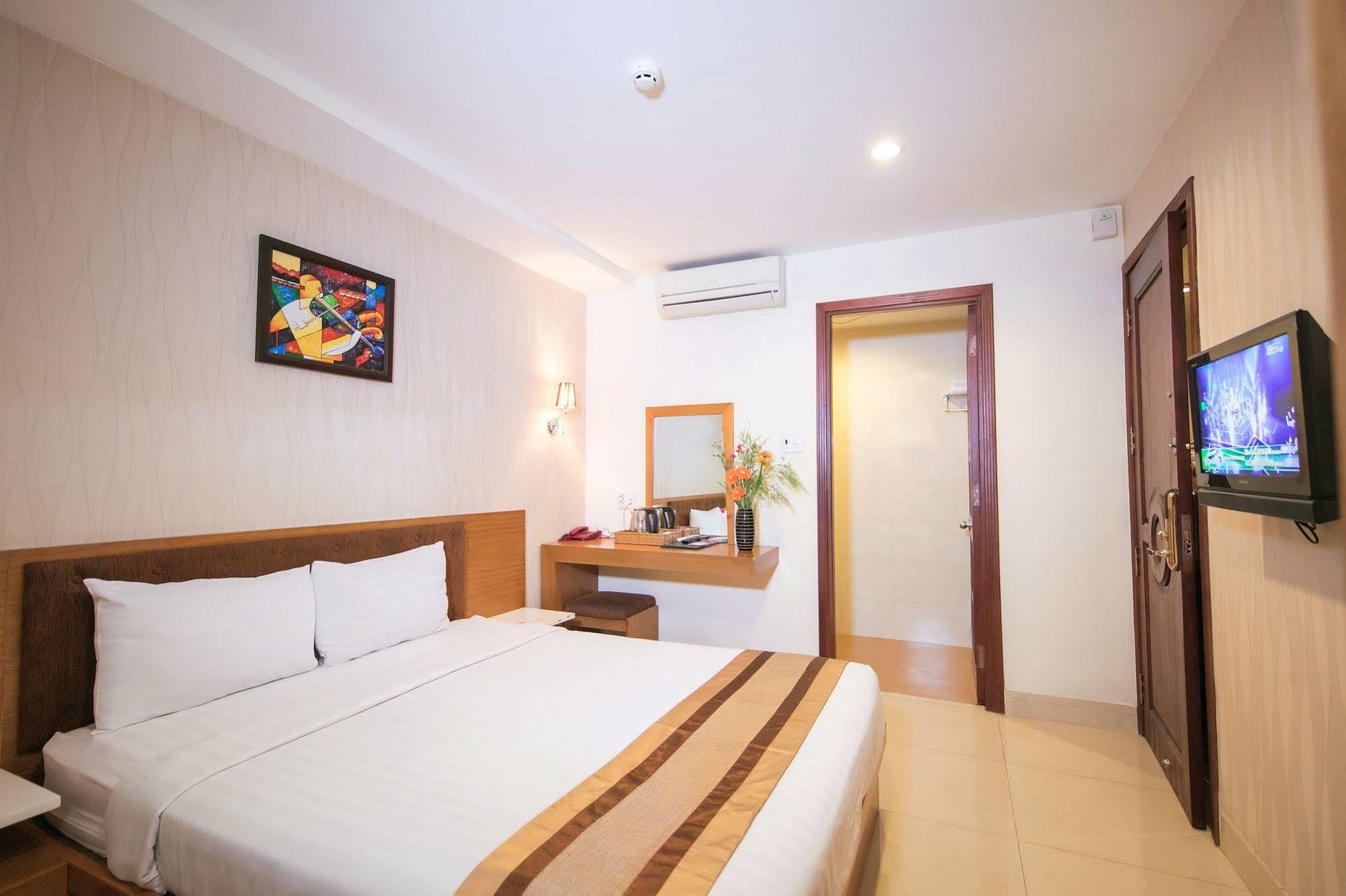 Valentine Hotel Saigon - Bui Vien Street Ho Chi Minh City Exterior photo